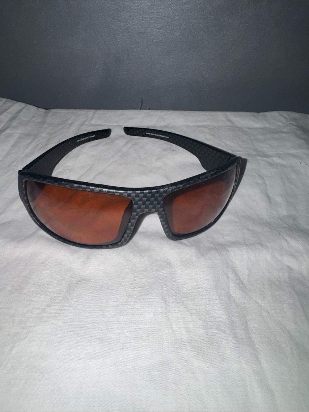 Men's Carbon-Texture driving golf Sunglasses with Amber Lenses